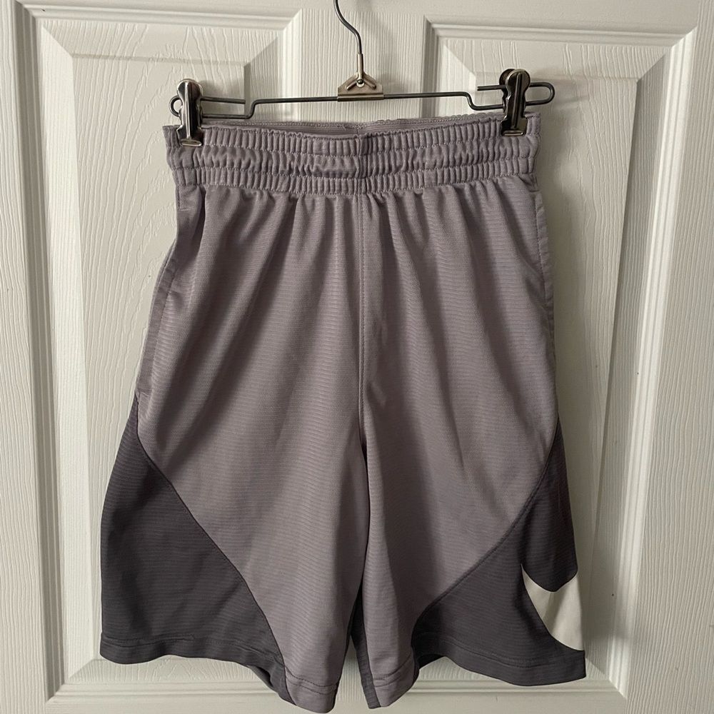 Nike Shorts Gray with White Size Small Basketball Dri Fit